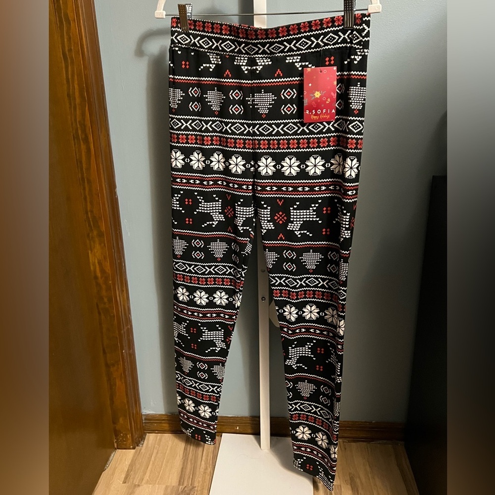 R Sofia Holiday Festive Black and Red Poinsettia Computer Graphic Leggings NWT